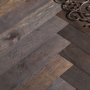 parquet noir intense-bâton rompu par chêne de l'est