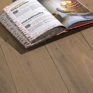 parquet chêne scié poivre gris 2 ans d’âge